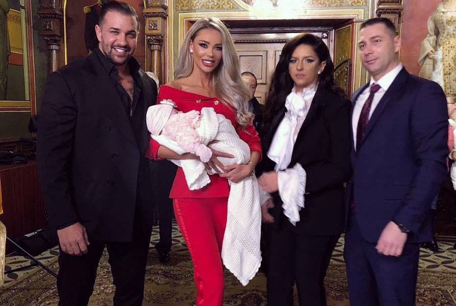 Bianca Drăgușanu, alături de Alex Bodi, finuța și părinții ei