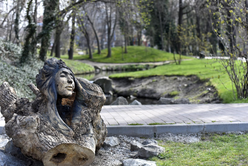 Sculpturile lui Gabriel Rizea pot fi admirate în parcurile din Craiova