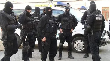 Captură uriaşă de heroină în România! 25 de kilograme de droguri au fost descoperite într-o maşină pe raza municipiului Piteşti