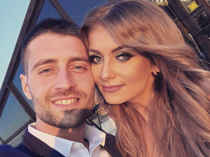 După o relaţie de cinci ani, Sylvia, ex-ASIA, se mărită! Ce inel a primit din partea iubitului