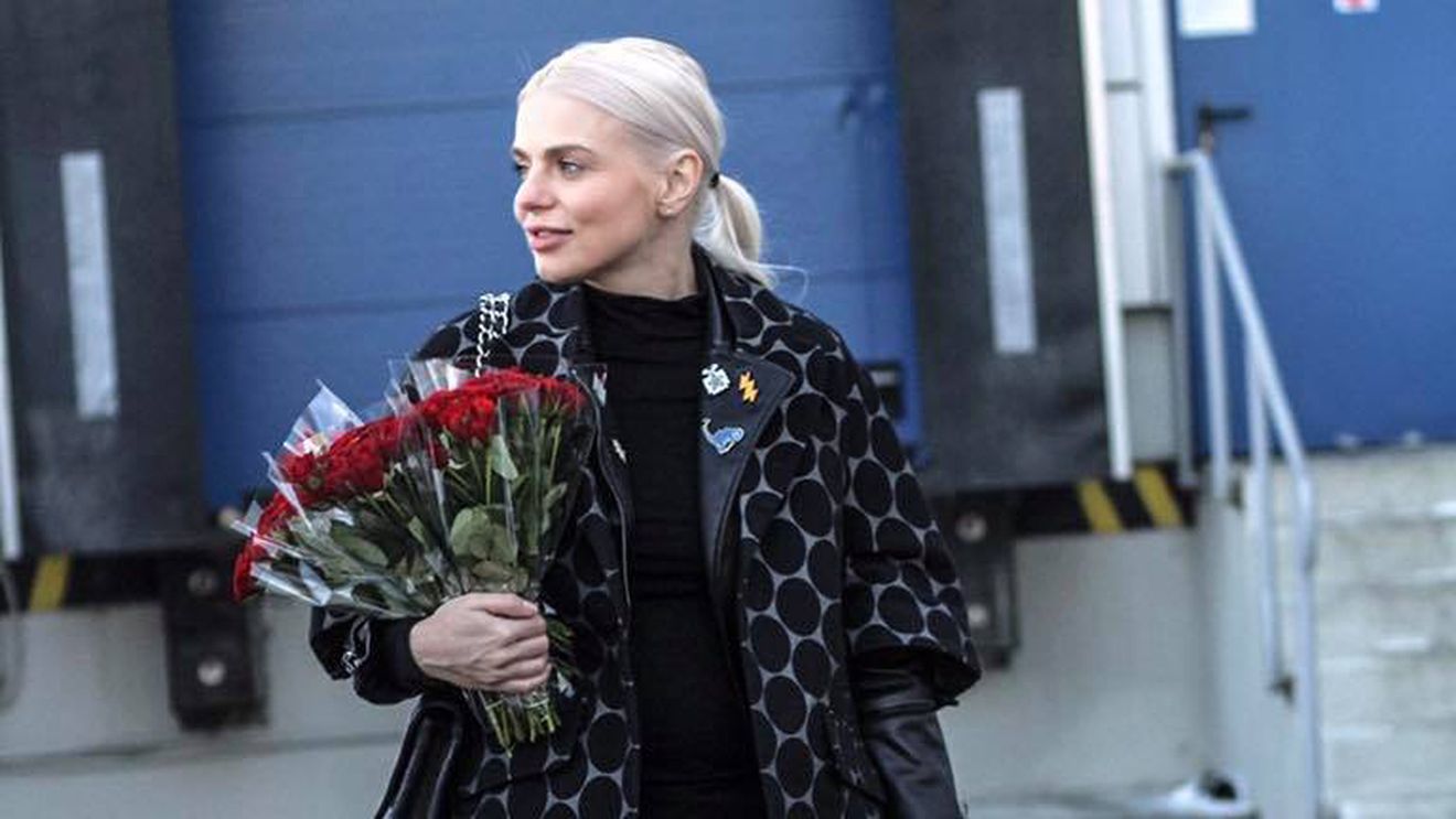 JOJO s-a fotografiat nemachiată şi nepensată, în cadă! Uite cum arată vedeta la aproape două luni de când a născut