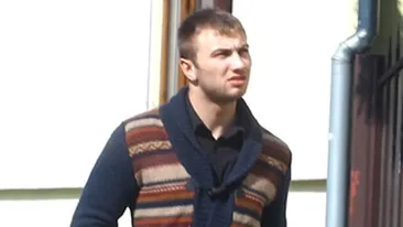 Ramas si fara mama si fara tata, Bogdan Vladan incearca sa se descurce cum poate! Fiul criminalului de la Perla isi vinde masina si isi inchiriaza casa!