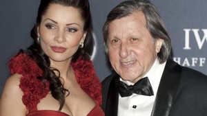 Ilie Nastase a rosit ca o pustoaica atunci cand a deschis cadoul de la sotie! Ce a gasit in pachet, poate sa foloseasca doar gol..