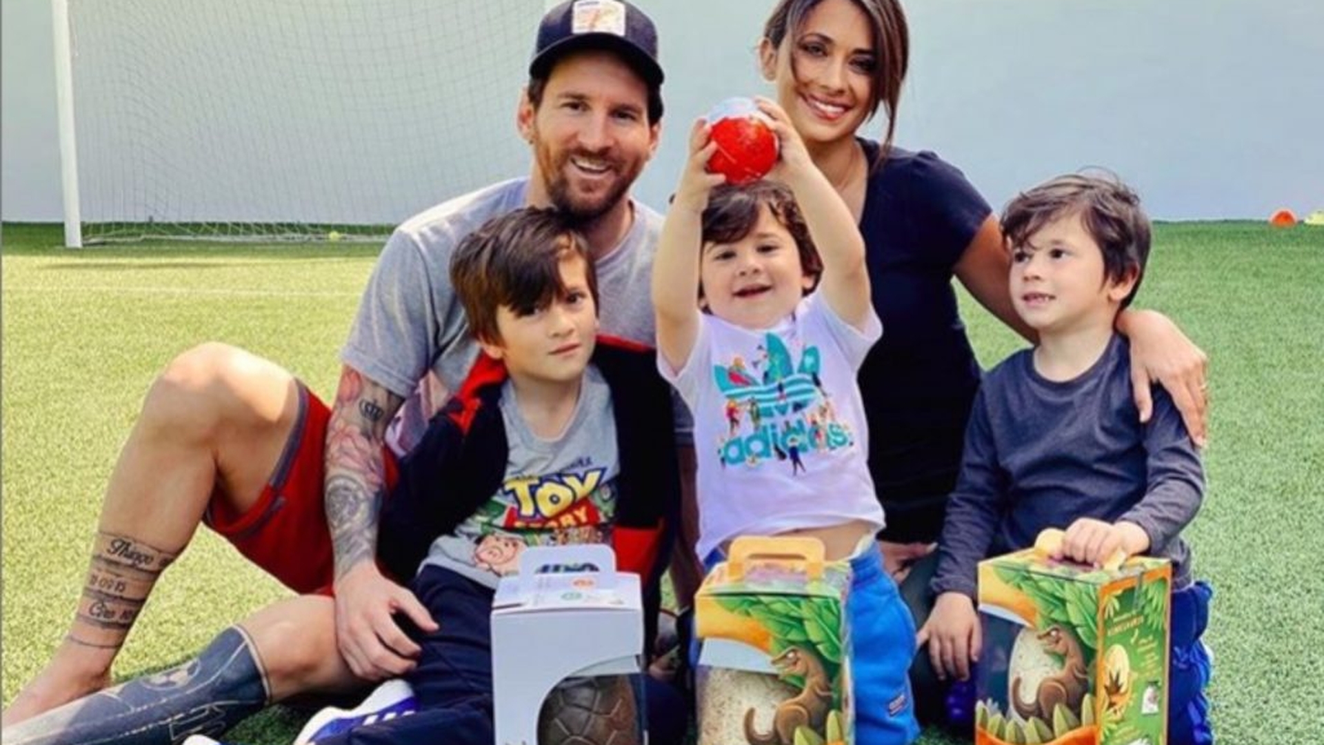 Imagini din locuința lui Lionel Messi. Starul de la Barcelona se distrează încontinuu cu băieții lui. VIDEO