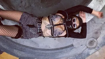 Cum s-a fotografiat Margherita din Clejani, pe străzile din București. Trecătorii au crezut că nu văd bine. FOTO