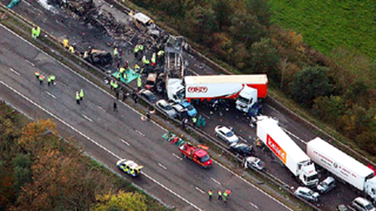 Imagini uluitoare de dupa accidentul in lant din Anglia, cel mai grav din ultimele doua decenii