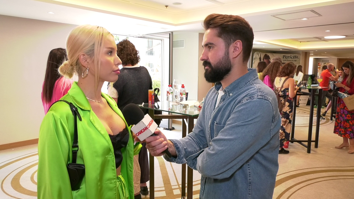 Carmen Grebenișan: "Vreau să dezvolt business-ul pe care îl am împreună cu Alina, să-l ducem la alt nivel, să se ducă internațional. Și ea face asta cu un copil, eu încă nu vreau copilul" (Foto: CANCAN.RO)