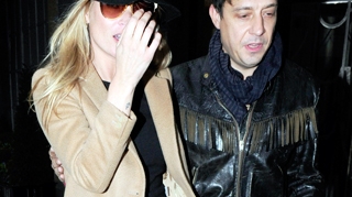 Kate Moss se marita in iulie