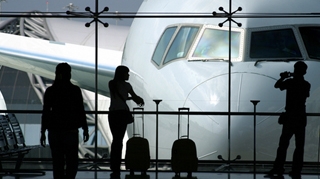 Alta taxa! Am putea scoate inca 0,3 euro din buzunar pentru fiecare bilet de avion
