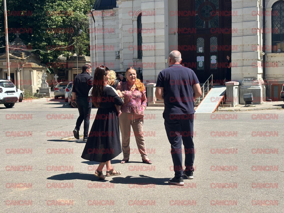 Cum a apărut Maria Cârneci la înmormântarea lui Ion Cernea, soțul Irinei Loghin. Toată lumea s-a uitat ULUITĂ la ea