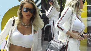 Bianca Drăgușanu a ieșit în parc cu „cireșele” la vedere