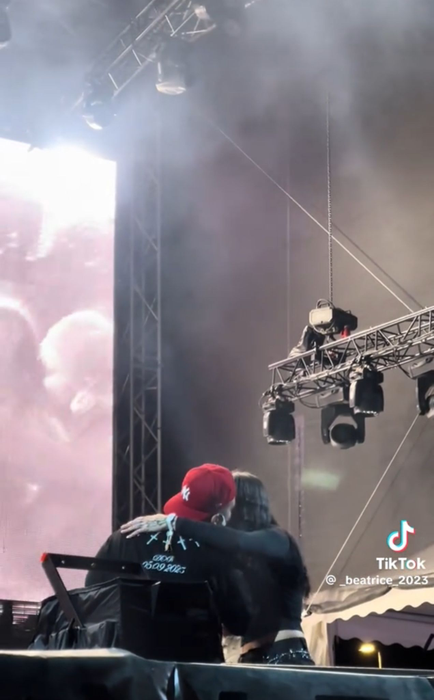 Vedeta Asia Express, cerută în căsătorie pe scena Untold 2025. Momentul emoționant a fost filmat de mii de fani