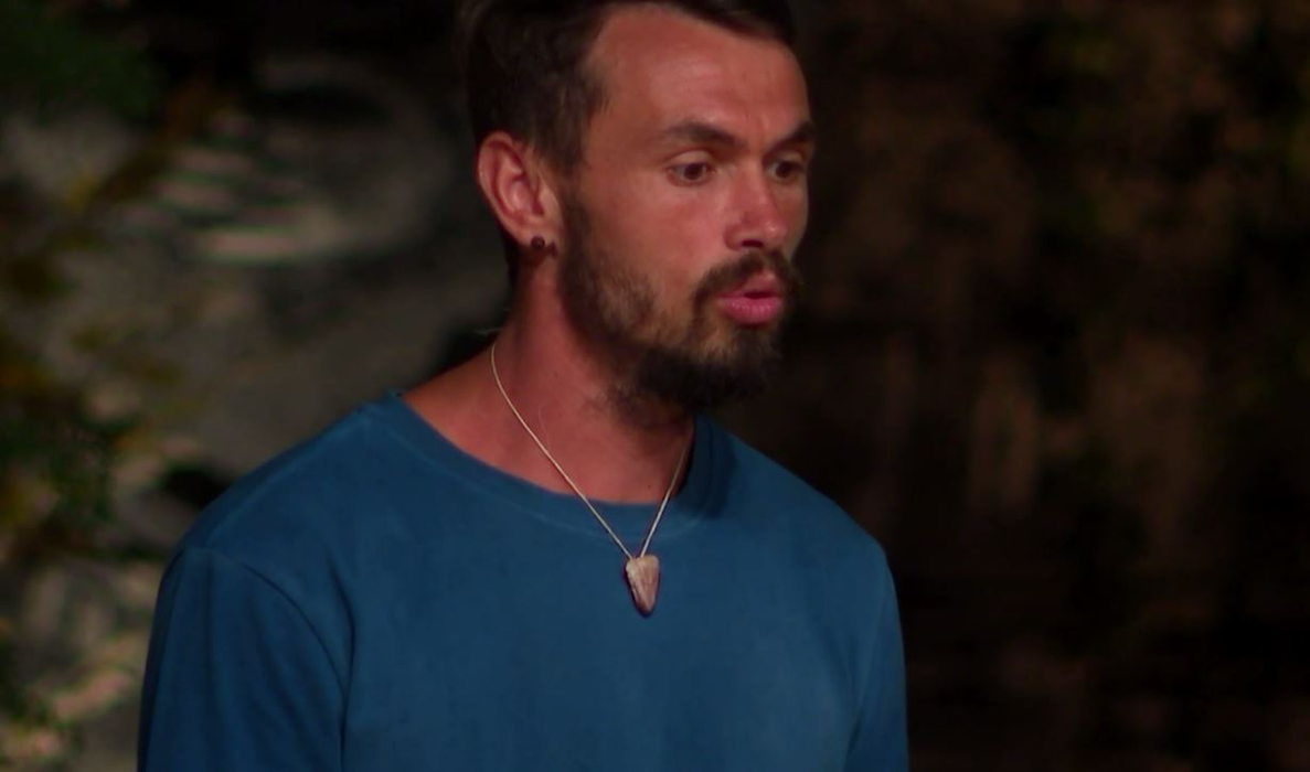 Motivul pentru care doi concurenți de la Survivor România au fost exilați, seara trecută: ”Ai făcut o mare greșeală. Nu trebuia să te atingi de băieți”