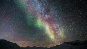 Aurora boreală, vizibilă şi în România! Unde a putut fi observat fenomenul rar