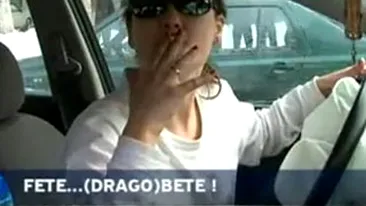 VIDEO  Cea mai nenorocita moldoveanca! E beata moarta, a facut praf o masina de politie dar musca airbag-ul si danseaza!