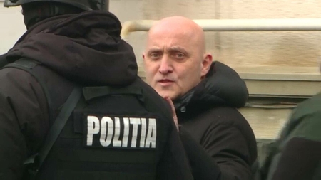 Horațiu Potra a venit din Dubai în România! Iubita lui l-a așteptat în aeroportul Otopeni, împânzit de zeci de polițiști și jandarmi