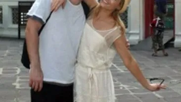 Laura Cosoi si Smiley aveau o relatie formala, nu exista atractie. Probabil ca unul dintre ei a intalnit pe altcineva! Vezi cine spune asta