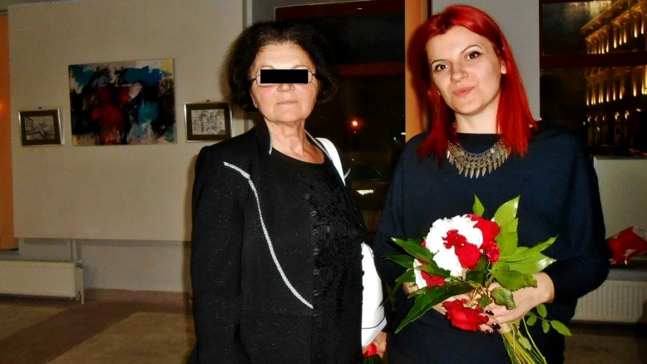 Directoarea Liceului de Artă din Focşani a demisionat, după ce au apărut poze cu ea goală alături de un elev
