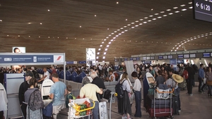 Haos pe Aeroportul Otopeni, după ce zeci de zboruri au fost anulate! 20 de piloți s-au declarat inapți pentru zbor
