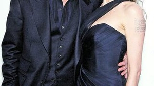 Fita de fita! Angelina i-a luat lui Brad Pitt o cascada, de Craciun!