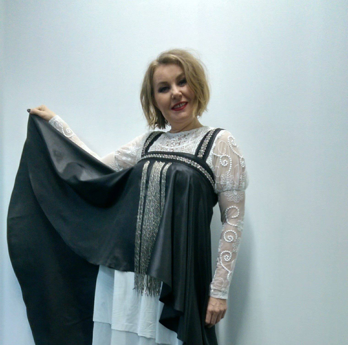 Tania Popa: "Dintotdeauna mi-am dorit să gândesc haine, să le inventez" / Sursă foto: Facebook