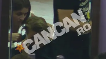 VIDEO Dana Nalbaru si Dragos Bucur impart o femeie! Vezi cum se descurca tanara cu cei doi