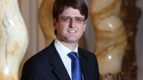 DNA cere arestarea fiului lui Dan Adamescu. Procurorii au pus sechestru pe acţiuni ale tatălui său de peste 850 de milioane de lei 