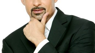 Aurelian Temisan face Revelionul la mare. Va canta live, timp de 130 de minute, intr-un club din Mamaia
