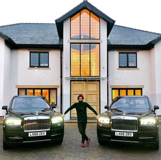 Povestea lui Reuben Singh care a făcut înconjurul lumii. A cerut un împrumut 5.000 de lire sterline de la o bancă și a garantat cu un Rolls Royce, în valoare de un sfert de milion | FOTO