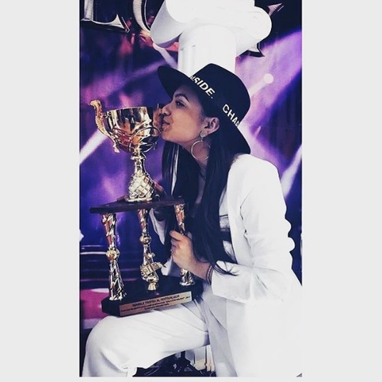 Adriana Simionescu, în pregătiri intense pentru galele LIVE de la Vocea României! Poza scăpată de pe platourile de filmare