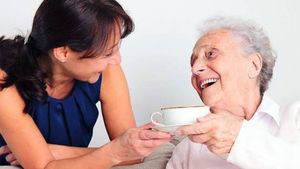 După 20 de ani în care a lucrat ca badantă în Italia, o româncă s-a pensionat. Ireal ce pensie lunară primește pentru cele două decenii de muncă
