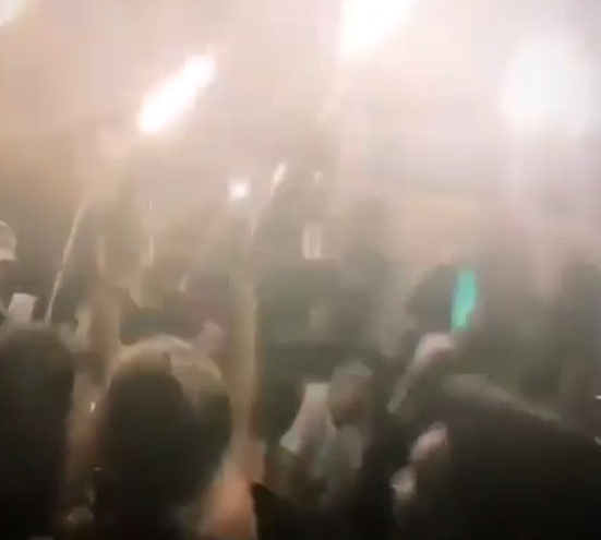 În Mykonos, Alexandru Vanghelie s-a bătut în șampanii Armand de Brignac cu faimosul Dan Bilzerian