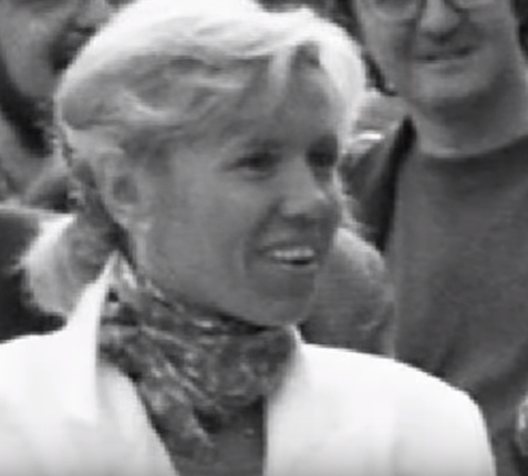 Cum arăta Brigitte Macron în tinereţe, atunci când preşedintele Franţei s-a îndrăgostit de ea