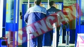 Politisti in timpul misiunii "Scaunul"
