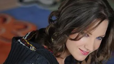 Parfumul vremurilor de altadata! Ce a primit Melania Medeleanu de la Claudiu Mirica, de la Cannes! Garantat nu ai mai vazut demult