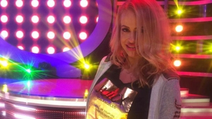 Schimbare radicală pentru Anda Adam. A revenit la culoarea care a consacrat-o! O mai recunoşti?