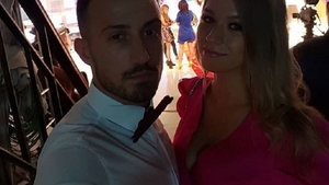 Un fost concurent de la “Mireasă pentru fiul meu” s-a căsătorit cu iubita însărcinată. “Am simţit că...” Imagini de la eveniment