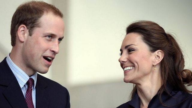 Printul William, alaturi de Kate, pentru a asista la nasterea primului copil al cuplului. "Intreaga familie sta ca pe jar"