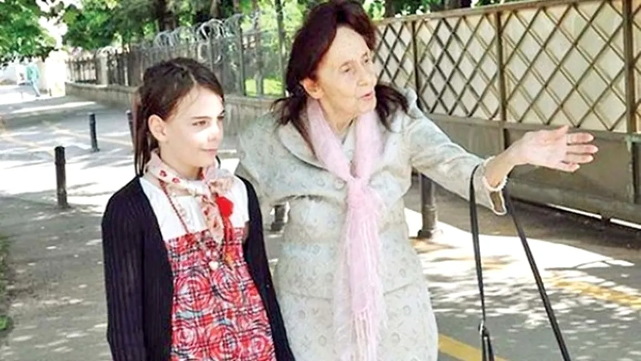 Eliza, fiica Adrianei Iliescu, este studentă la două facultăți. Cum se descurcă tânăra: Îmi cere sfaturi...