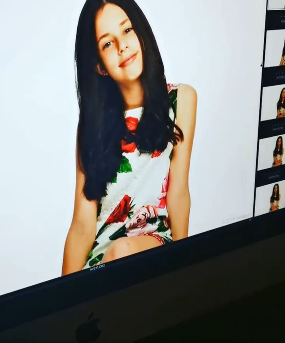 Andreea Marin, melancolică după ce a văzut câteva poze de album alături de fiica ei! Violeta Bănică este din ce în ce mai frumoasă | FOTO
