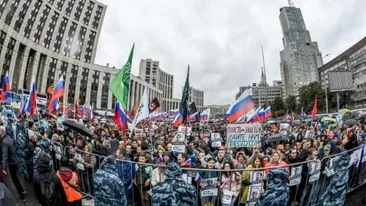 Actorul Pavel Ustinov a fost condamnat pentru agresiune în urma protestelor de la Moscova