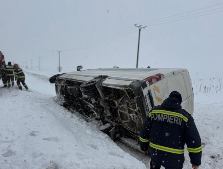 Un microbuz s-a răsturnat pe drumul București-Giurgiu. A fost activat planul roșu/ sursă foto: ISU Giurgiu