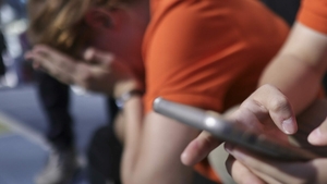 Pedepse pentru elevii din România. Ce pățesc cei care folosesc telefonul mobil în timpul orelor