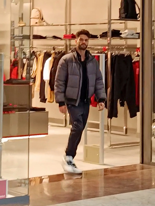 Edward Sanda și-a ”aruncat ” ochii la Hugo Boss