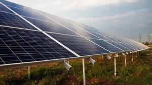Țeapă cu panouri fotovoltaice. Un gorjean și-a  păcălit clienții și s-a ales cu 60.000 de lei