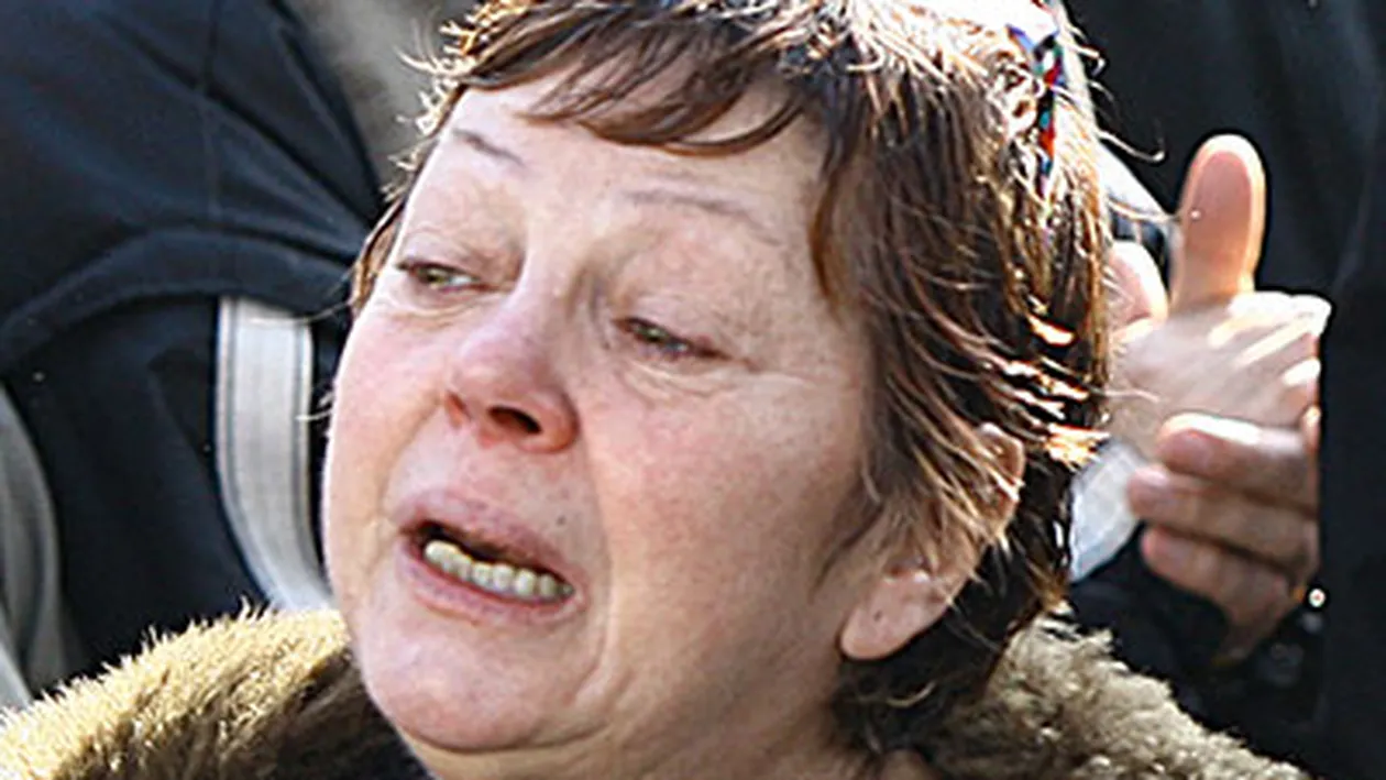 Are psihicul zguduit sau joaca teatru? Anca Pandrea se comporta nefiresc si si-a socat prietenii : Eu si Iura va invitam la masa