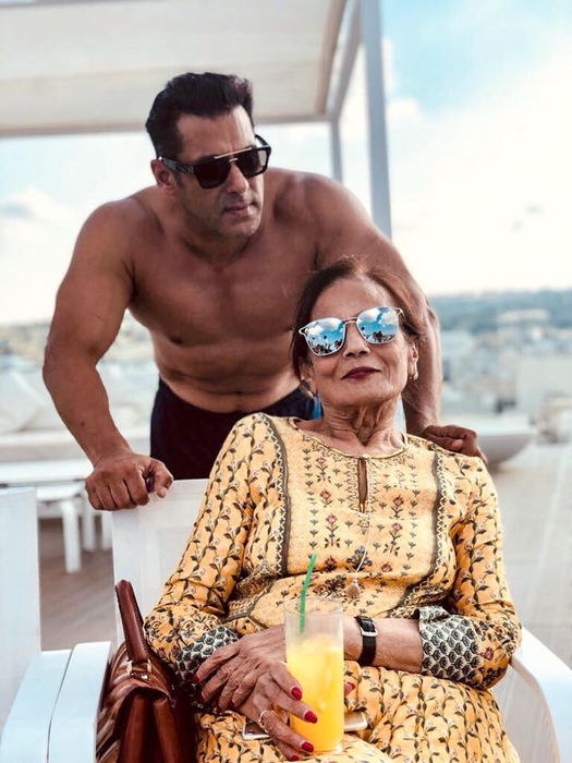 Cu cine a fost fotografiat Salman Khan in India, in timp ce Iulia Vantur era in Romania, la “Cerbul de Aur”