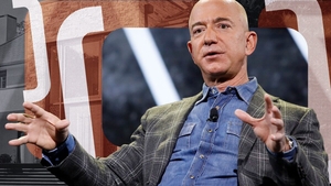Miliardarul Jeff Bezos și-a pus în cap toți vecinii! Cum se comportă unul dintre cei mai bogați oameni din lume atunci când nu-l vede nimeni