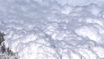 Patru schiori au murit in urma unei avalanse in Alpii francezi