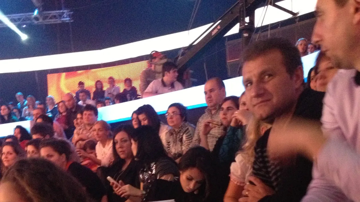 Nicoleta Luciu nu este doar sexy, ci si constiincioasa! Vezi aici cum se pregatit pentru Vocea!